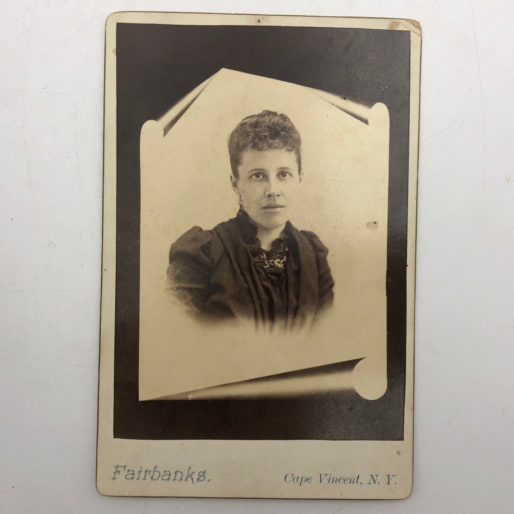 Cabinet Card Photo Woman c1890 Young Lady Antique Art Dress New York  NY